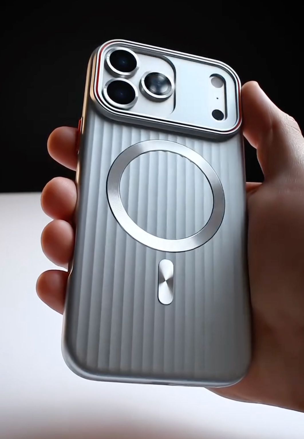Corrugated Matt Magsafe Case