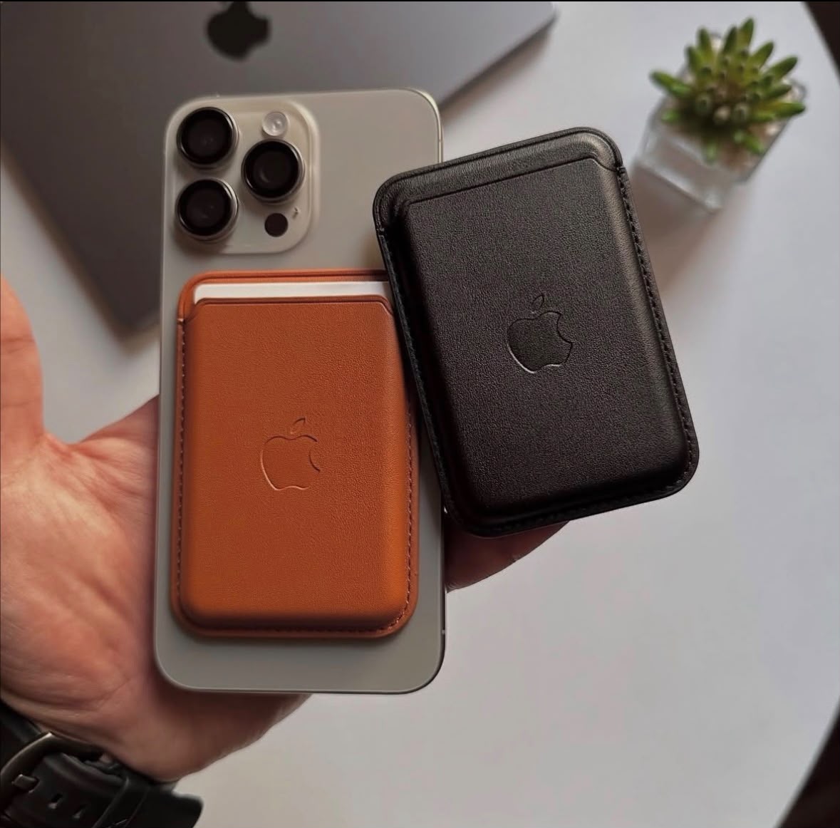 LEATHER MAGSAFE ANIMATION WALLET