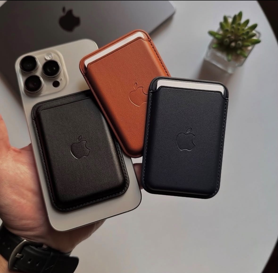 LEATHER MAGSAFE ANIMATION WALLET